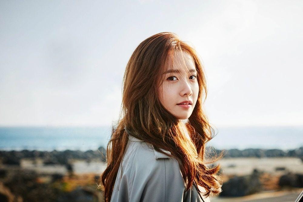 25 Pas Foto Artis Korea yang Bikin Pangling, Tetap Tampil Memukau
