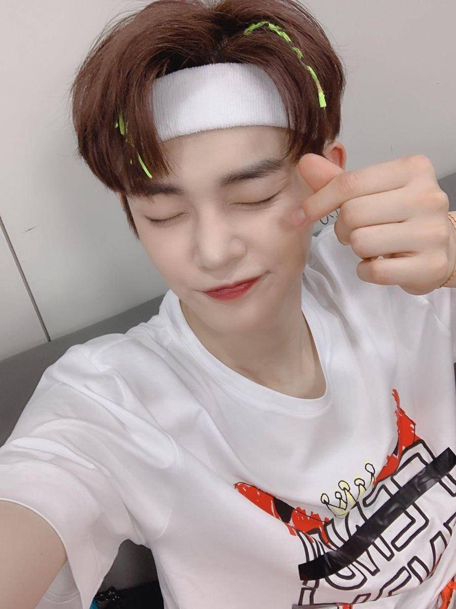 twitter.com/TXT_members