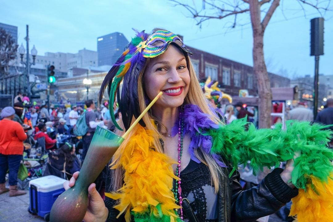 instagram.com/ theblondeabroad