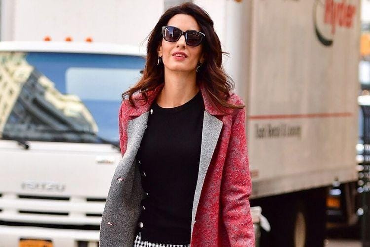 Insiprasi OOTD ke Kantor a La Seleb Hollywood untuk Awal Tahun 2020