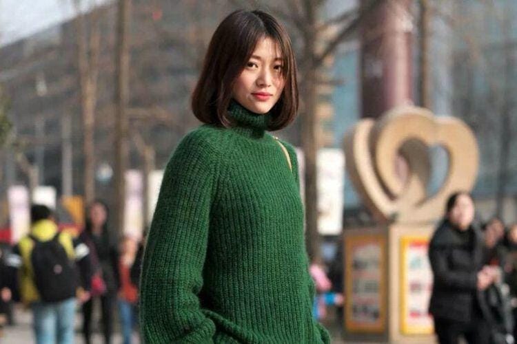 #PopbelaOOTD: Jangan Ragu Andalkan Sweater saat Musim Hujan