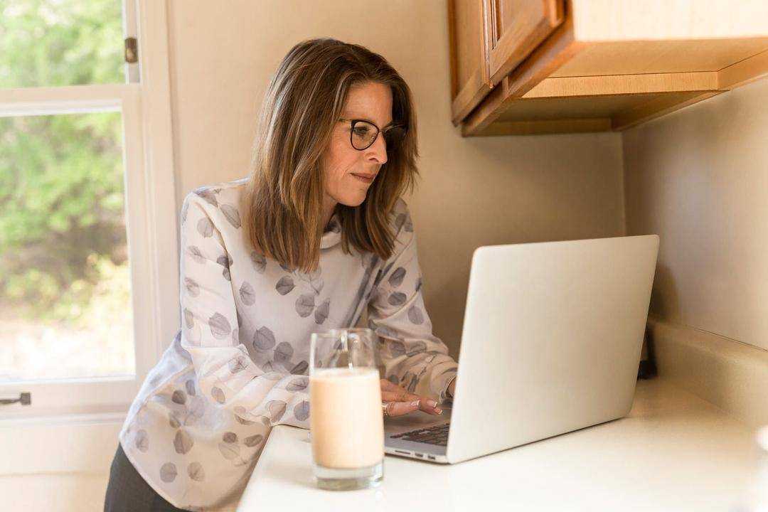 https://www.pexels.com/@linkedin