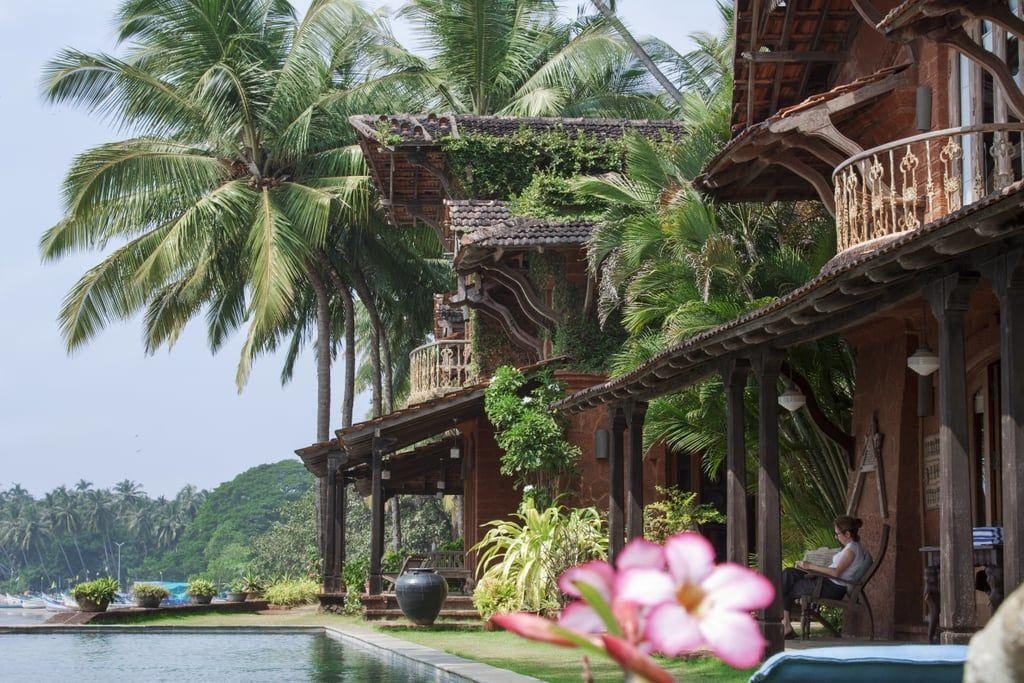 Dok. Ahilya by the Sea