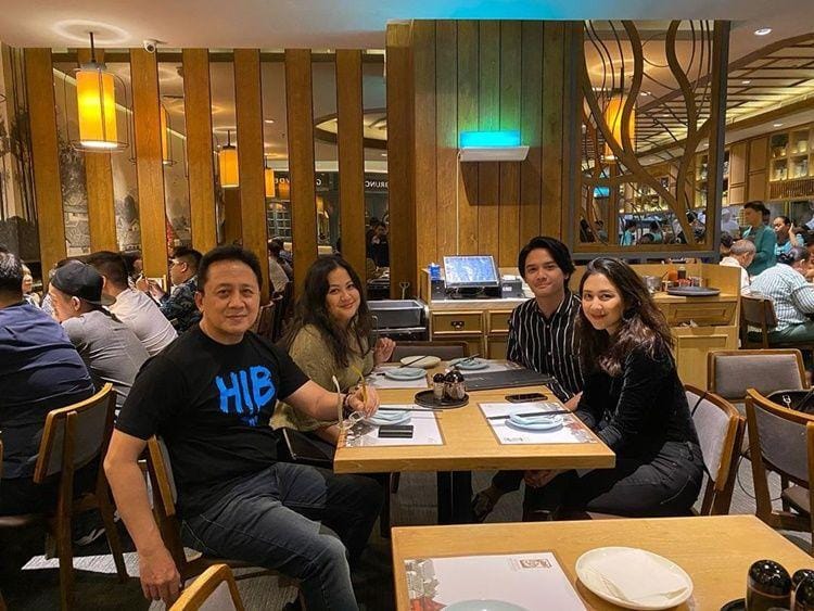 Instagram.com/triawanmunaf