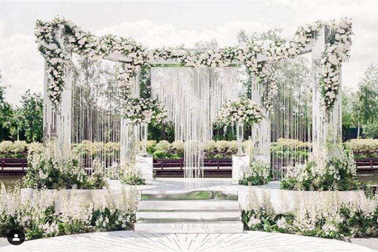 instagram.com/@thebridestory