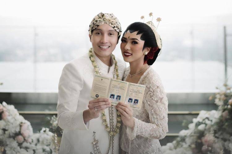 Instagram.com/thebridestory