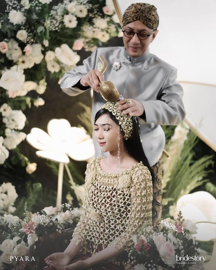 Instagram.com/thebridestory