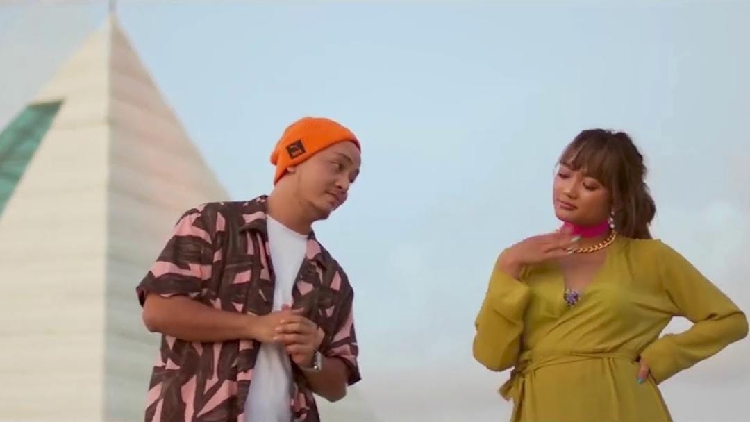 youtube.com/Marion Jola