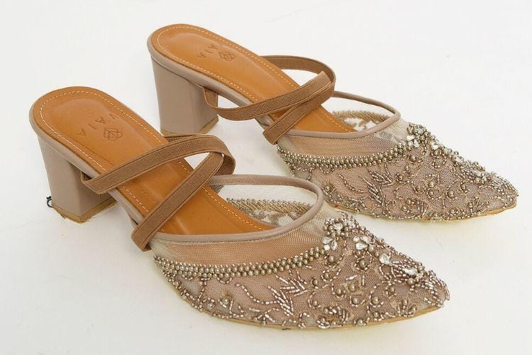 #PopbelaOOTD: Saatnya Tampil Cantik dengan Heels saat Hari Valentine