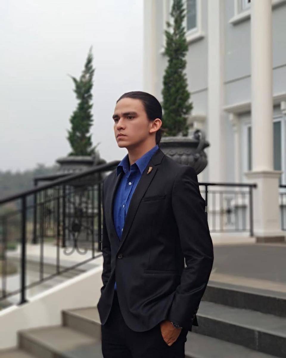 instagram.com/christlaurent