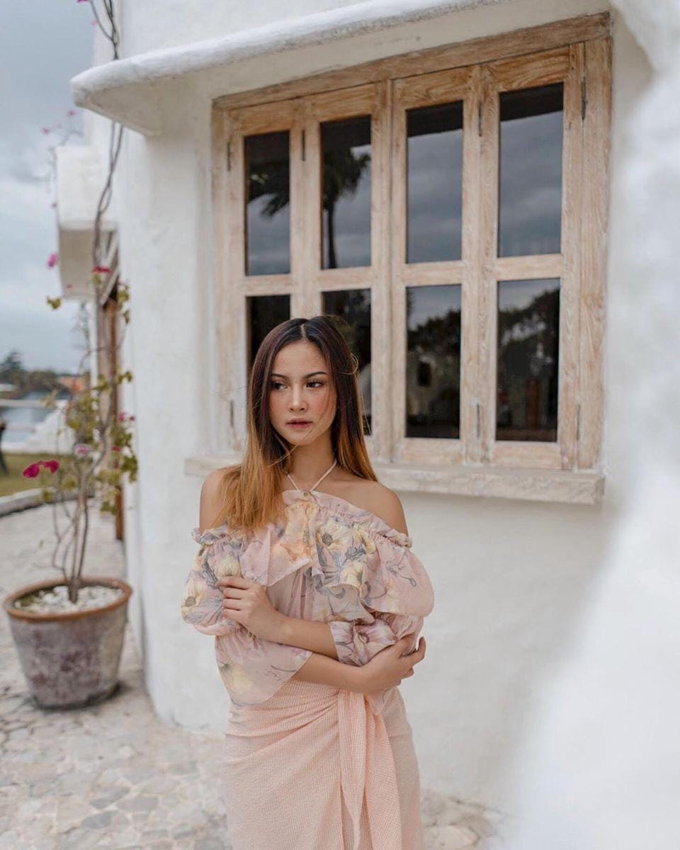 instagram.com/gabriellalarasati