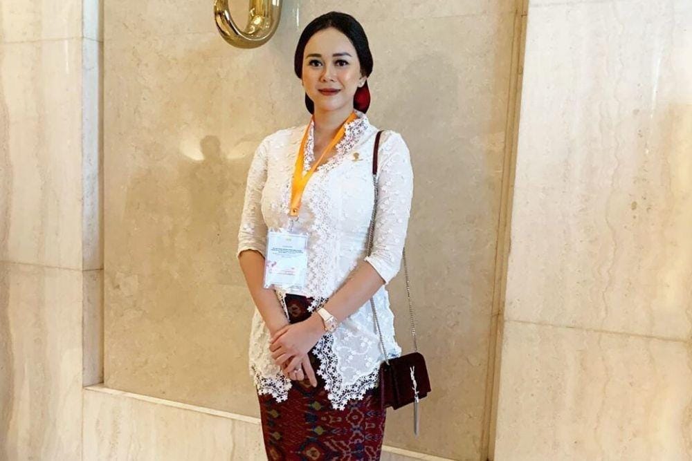 instagram.com/aurakasih