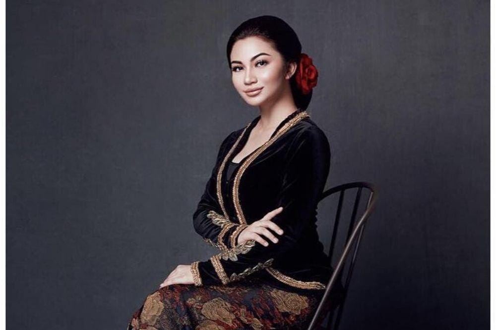 Yuk, Intip Riasan Seleb Ketika Mengenakan Kebaya!