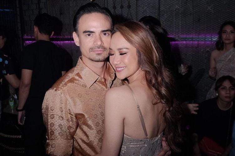 7 Momen Romantis Terakhir Ashraf Sinclair dan Bunga Citra Lestari