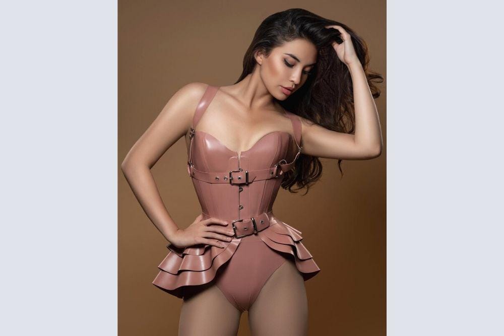 instagram.com/manodelia