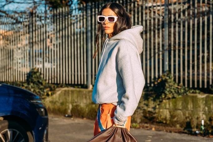 Cara Pakai Hoodie Paling Kekinian Gayanya Anak Millennial
