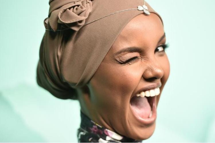 5 Tips Menjaga Rambut Tetap Sehat Bagi Perempuan Berhijab