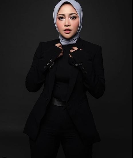 Instagram.com/rachelvennya