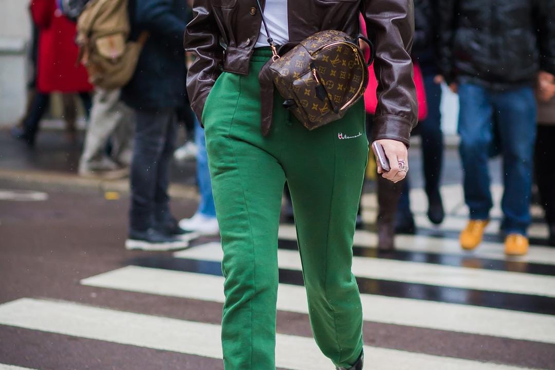 Nggak Hanya untuk Olahraga, Ini Tips Buat Sweatpants Tambah Keren