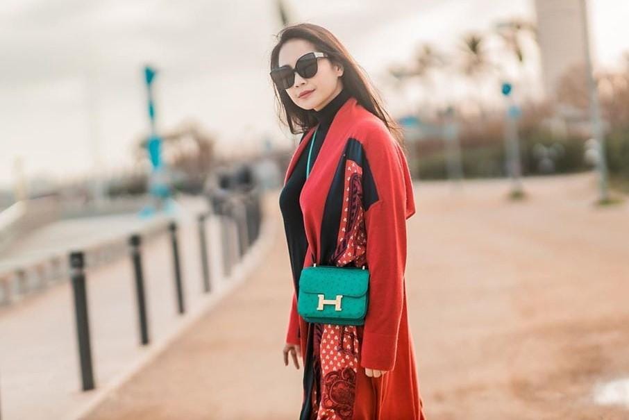 Gaya Artis Indonesia Sambil Pamer Pakai Tas Hermès, Mewah!