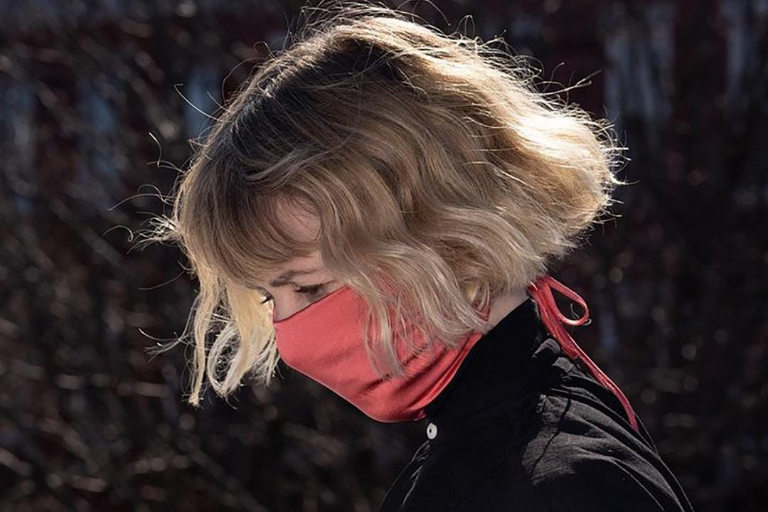 Jangan Hiraukan! Begini Cara Mencuci Masker Kain yang Benar