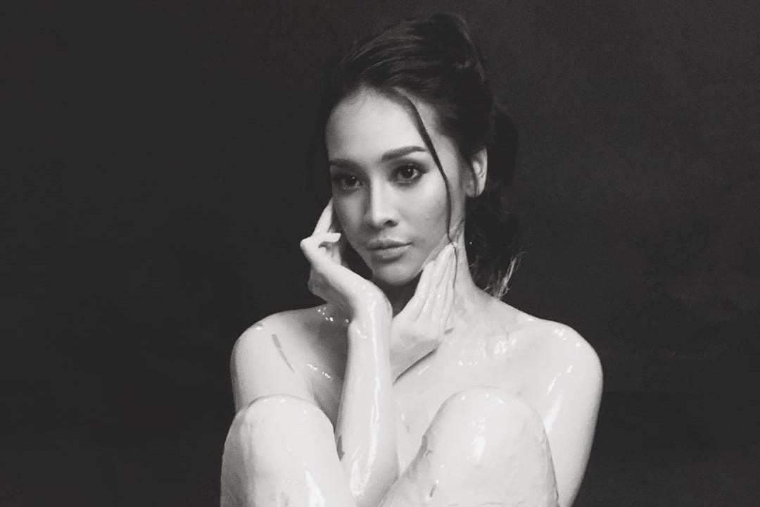 Gaya Seksi Anya Geraldine Paling Kontroversial di Media Sosial
