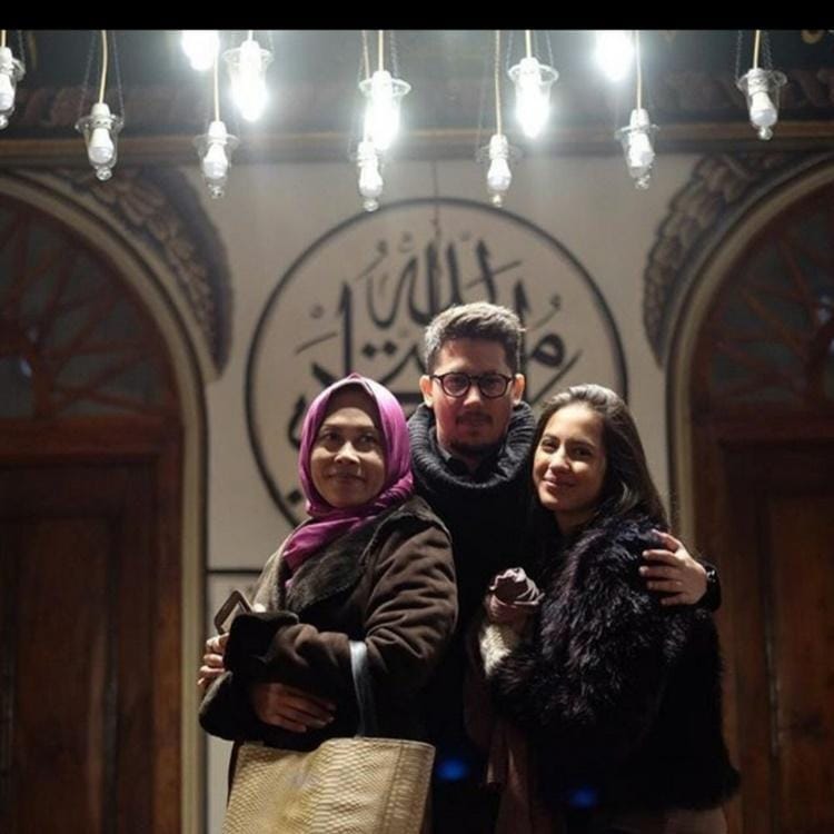 Instagram.com/pevpearce