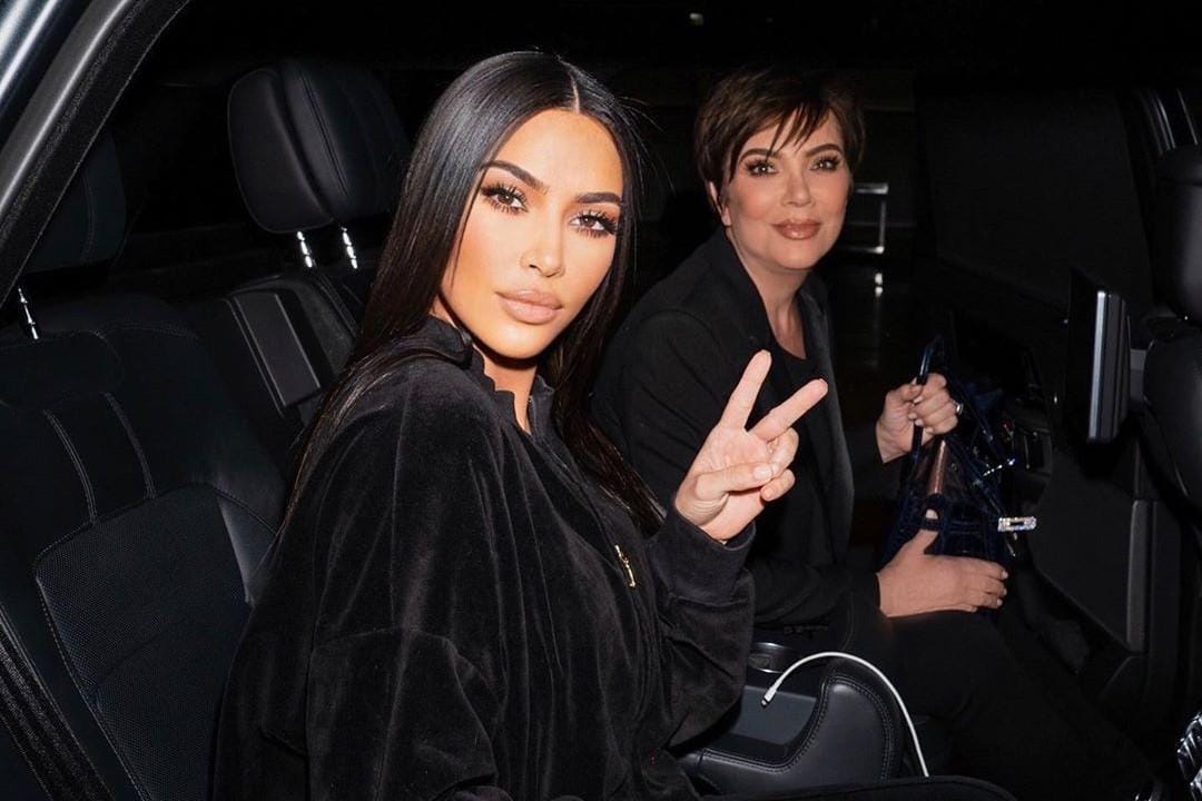 Gaya Kompak Kim Kardashian West dan Kris Jenner