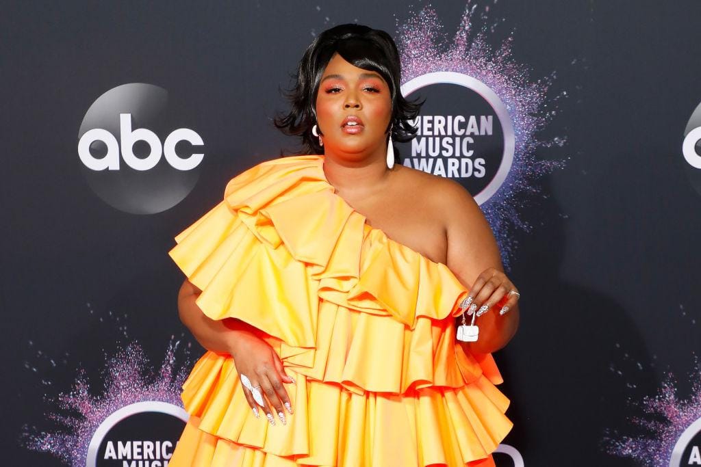 5 Trend Fashion Teraneh yang Dipakai Seleb Hollywood