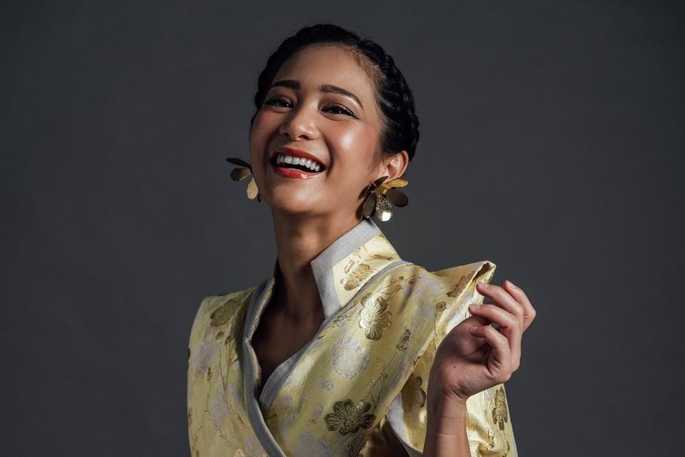 Jaga Kesehatan Kulit, Kunci Tampil Cantik Natural a la Bunga Zainal