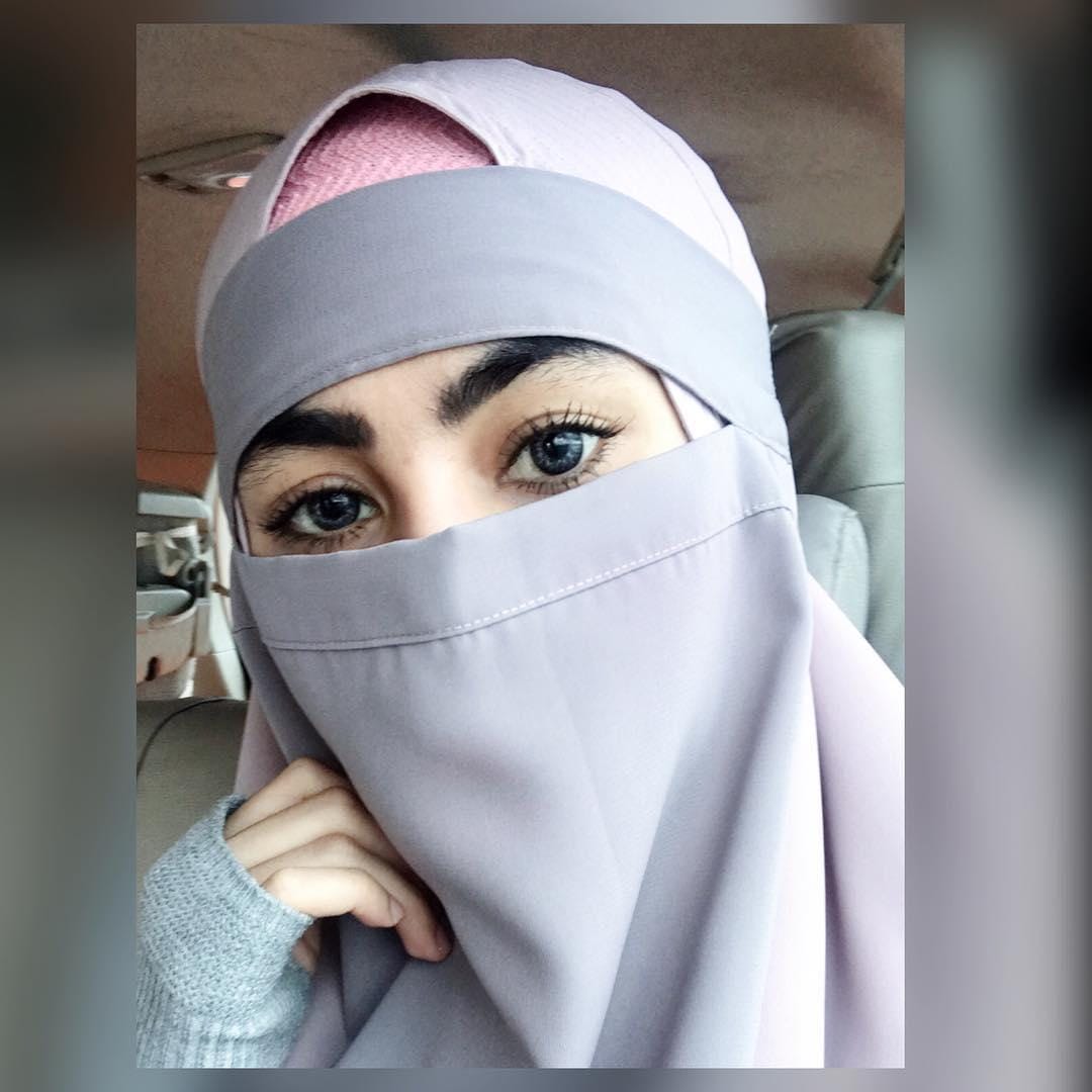 Instagram.com/kartikaputriworld