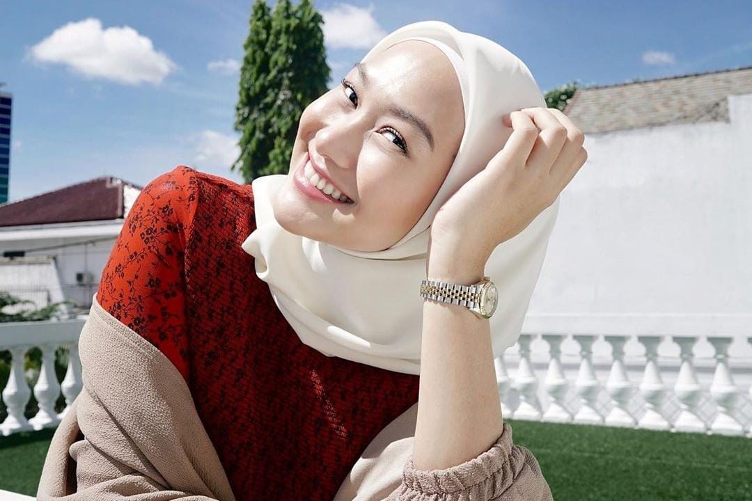 Tetap Manis dan Anti-Pusing, Ini Tips Memakai Ciput