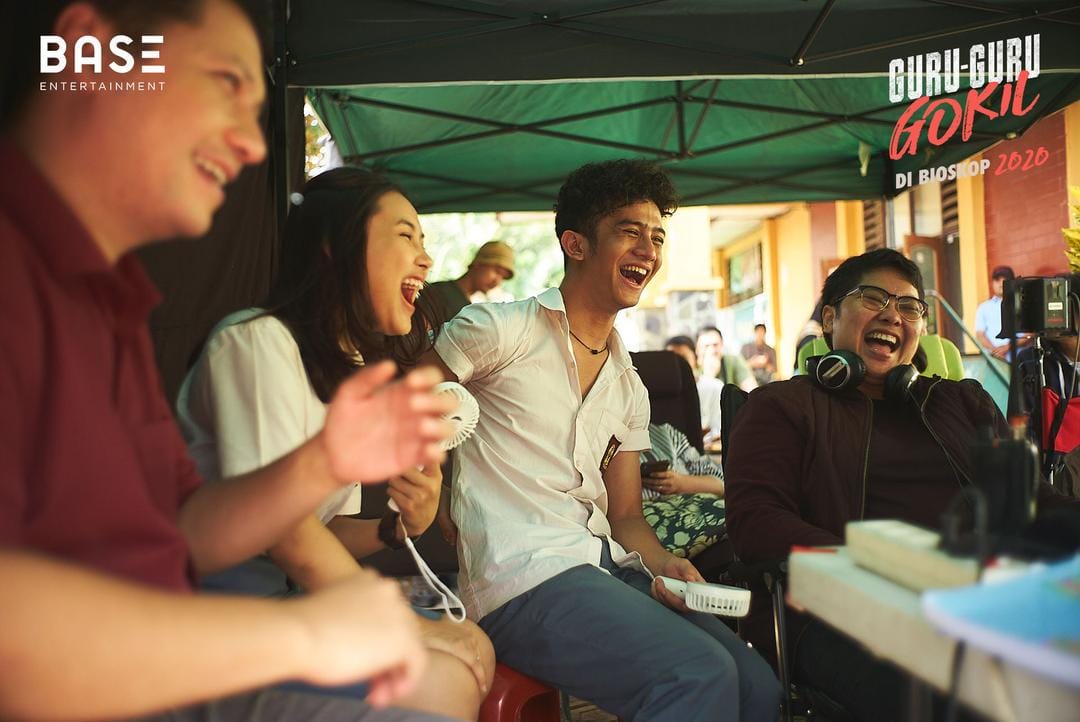 Dok. Base Entertainment