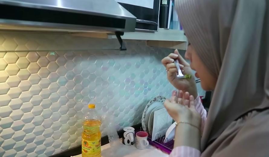 youtube.com/rogerchikajourne