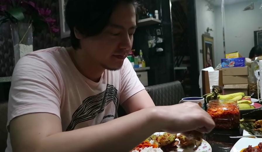 youtube.com/rogerchikajourney