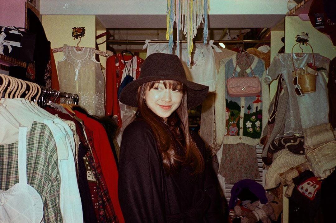 www.instagram.com/ditakarang