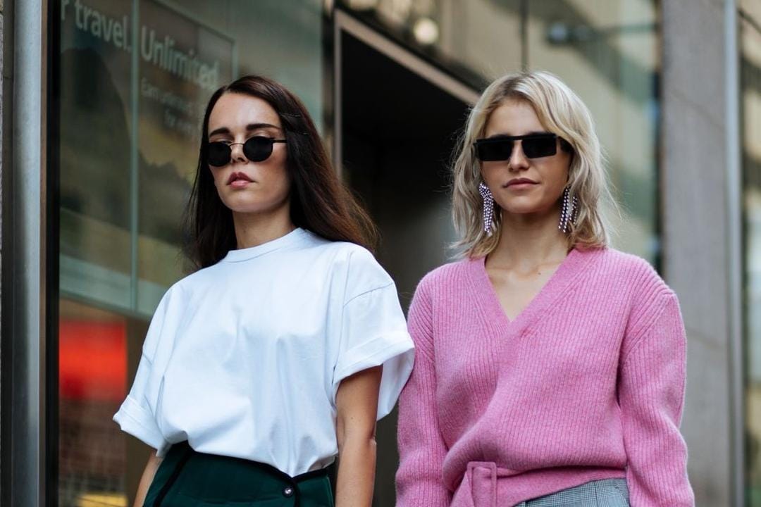#PopbelaOOTD: Pilihan Baju yang Cocok Dipakai Kembaran sama Sahabat
