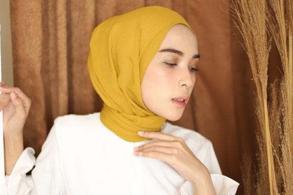 #PopbelaOOTD: Rekomendasi Kerudung Warna Terang untuk Investasimu