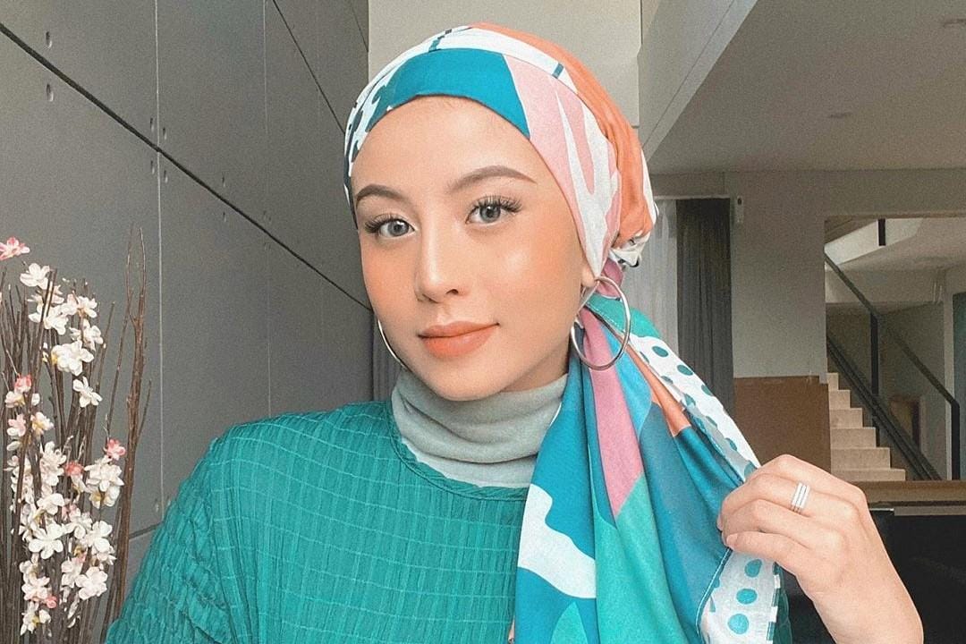Ikut 30 Days Hijab Look Challenge, Ini Gaya Kerudung Awkarin