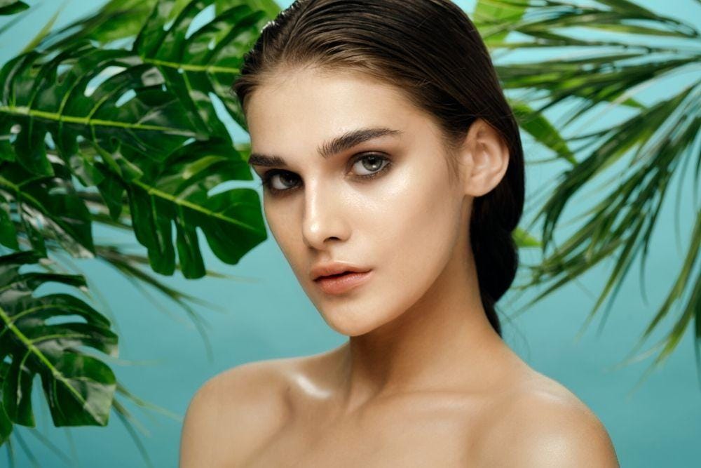7 Kebiasaan Sehari-hari yang Membuat Rambut Kamu Mudah Lepek