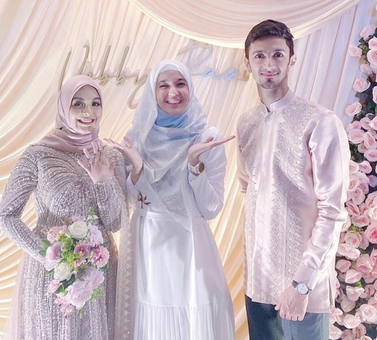 Instagram.com/dhiniaminarti