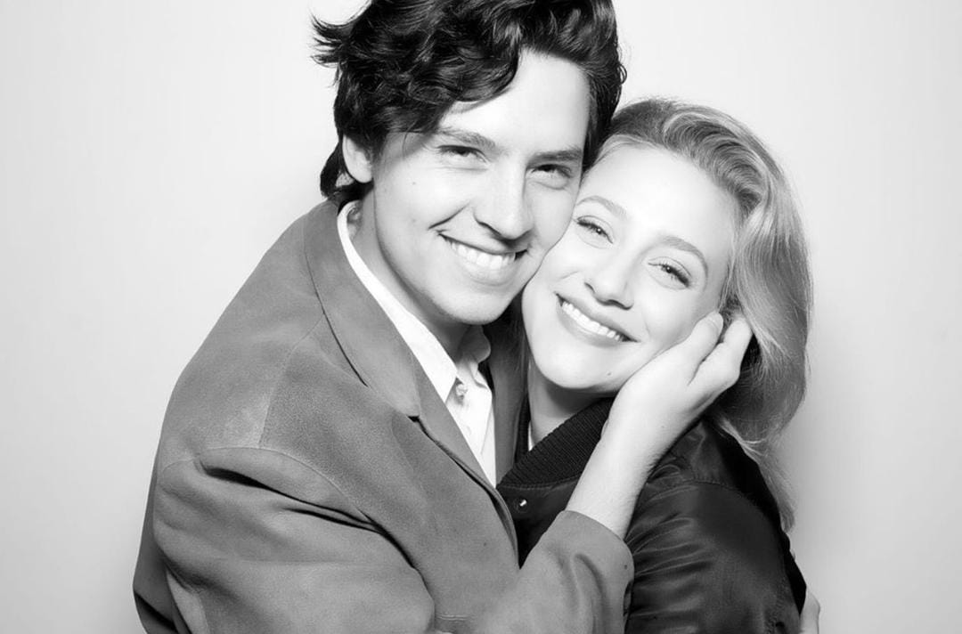 Putus, Ini Kisah Cinta Lili Reinhart dan Cole Sprouse
