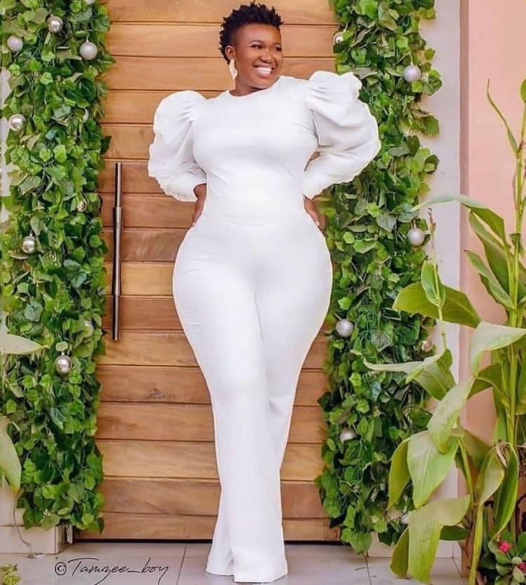 instagram.com/plus_size_bride