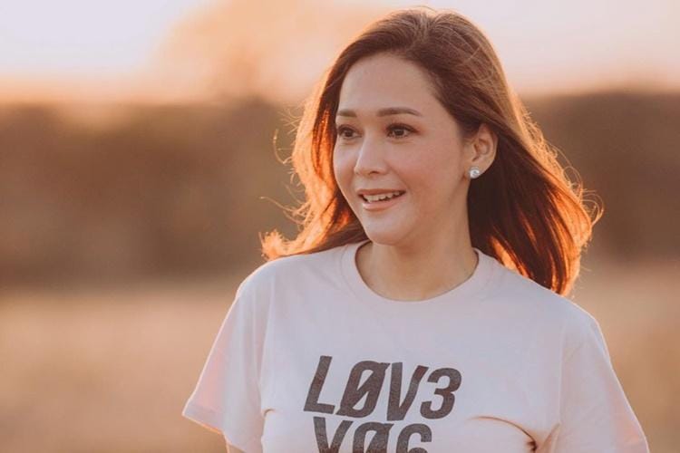 Bikin Kaget! 9 Artis Indonesia Ini Bercerai Setelah Lama Menikah