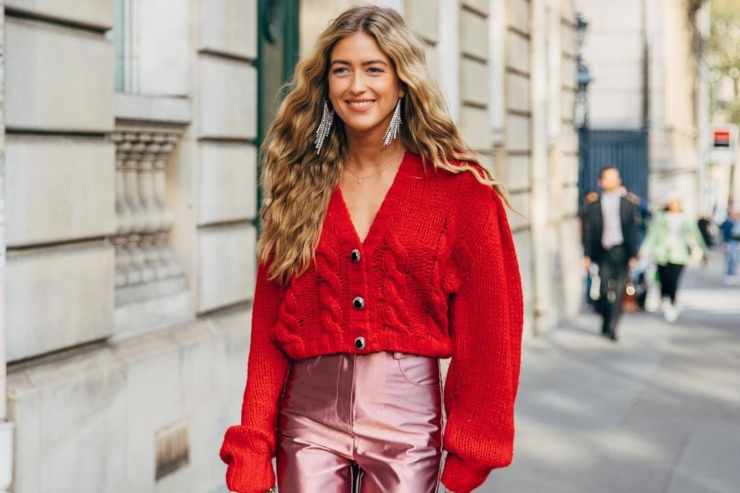 Cara Mix and Match Baju Merah untuk OOTD yang Makin Maksimal!