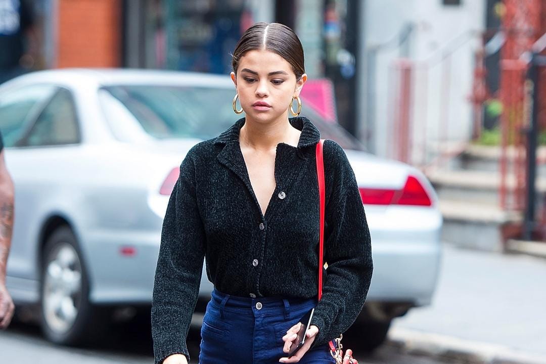 #PopbelaOOTD: Rekomendasi Kemeja Hitam untuk Sehari-hari