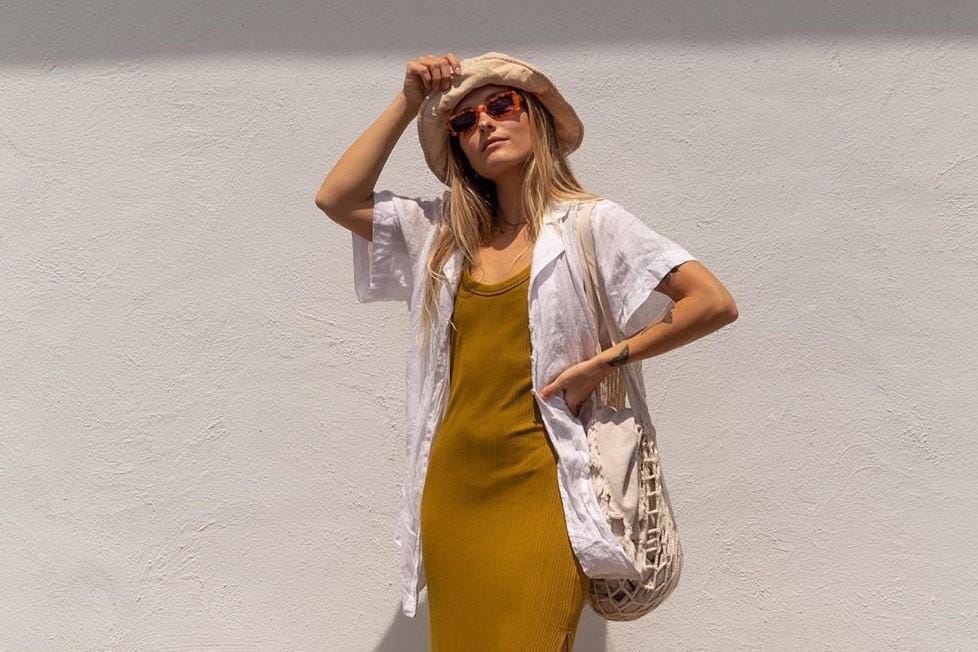 Cara Padu-padan Dress Rajut untuk Gaya Edgy atau Kasual