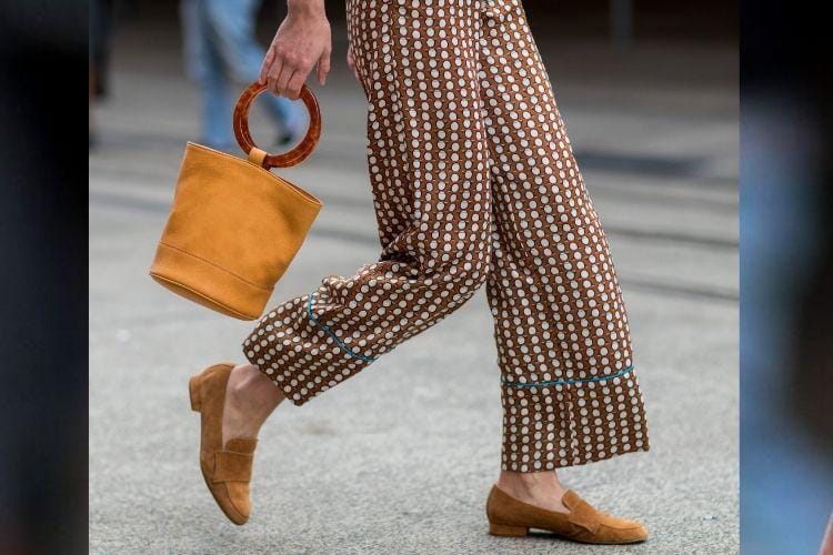 Inspirasi OOTD Pakai Flat Shoes untuk Musim Panas