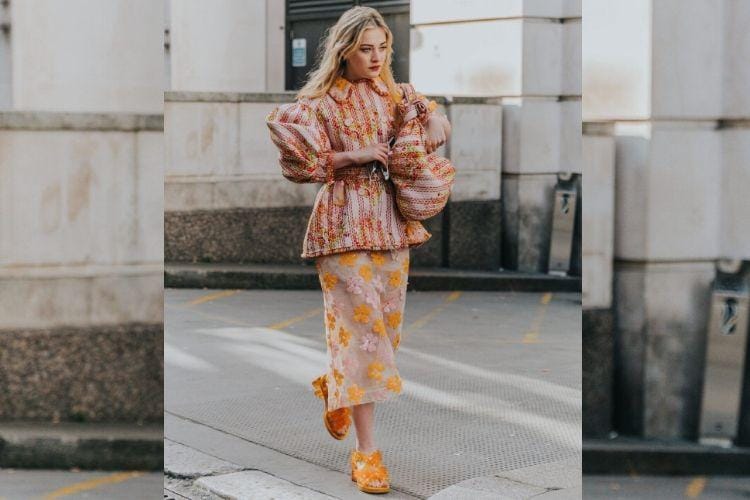 Ciptakan Gaya Playful dengan Mix & Match Rok Floral