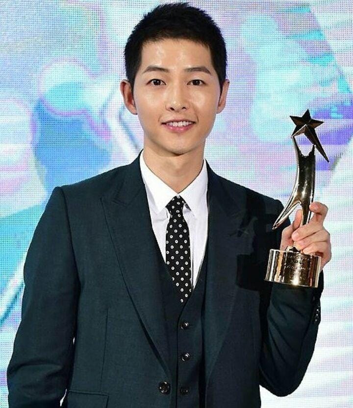 instagram.com/songjoongki_.official